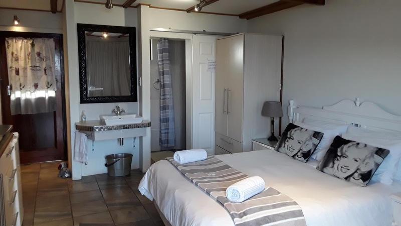 12 On Beach Guest House Saldanha Bay Экстерьер фото