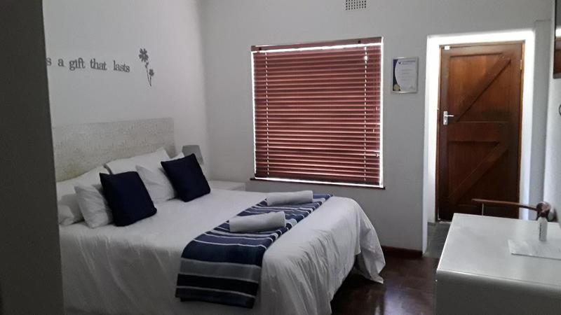 12 On Beach Guest House Saldanha Bay Экстерьер фото