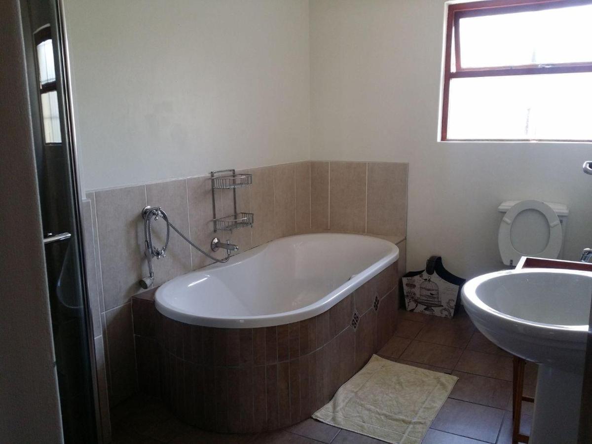 12 On Beach Guest House Saldanha Bay Экстерьер фото