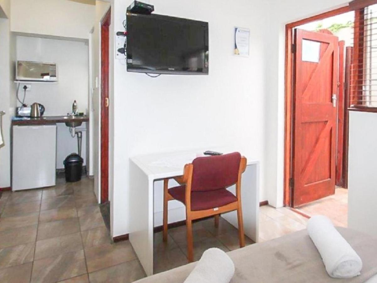 12 On Beach Guest House Saldanha Bay Экстерьер фото