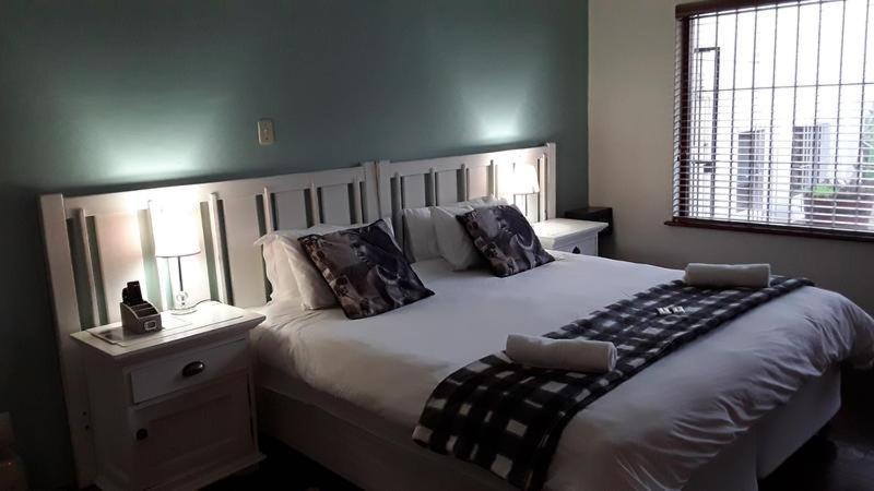 12 On Beach Guest House Saldanha Bay Экстерьер фото