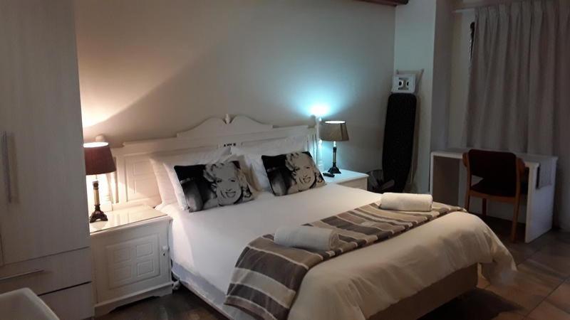 12 On Beach Guest House Saldanha Bay Экстерьер фото