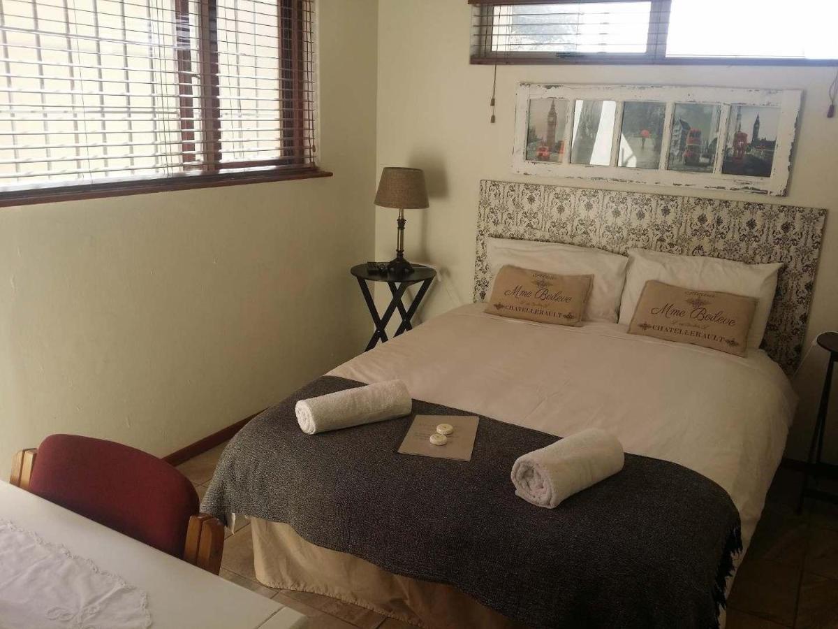 12 On Beach Guest House Saldanha Bay Экстерьер фото
