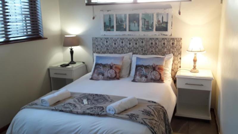 12 On Beach Guest House Saldanha Bay Экстерьер фото