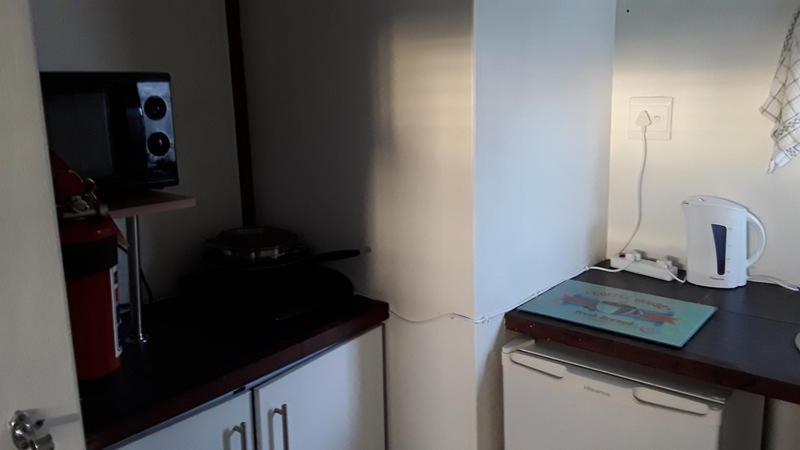 12 On Beach Guest House Saldanha Bay Экстерьер фото